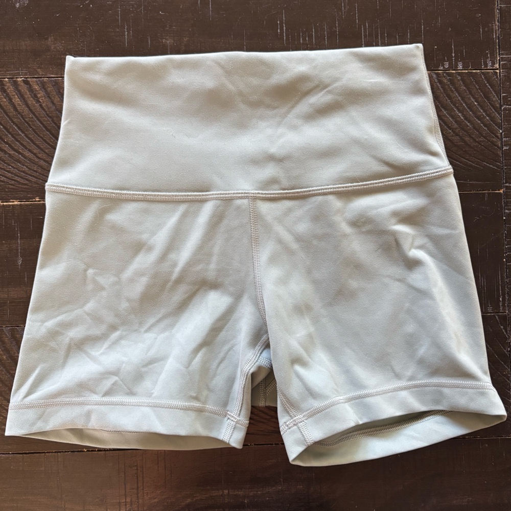 Lululemon Women's Wunder Train 4”Shorts in Light Teal Blue Size 6